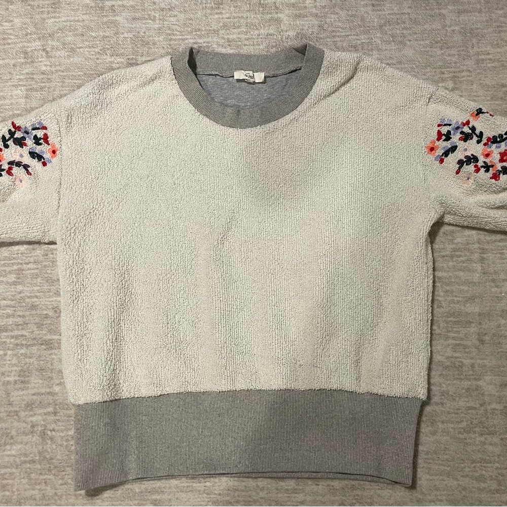 Easel Cream and Gray Sweater with Embroidered Sleeves